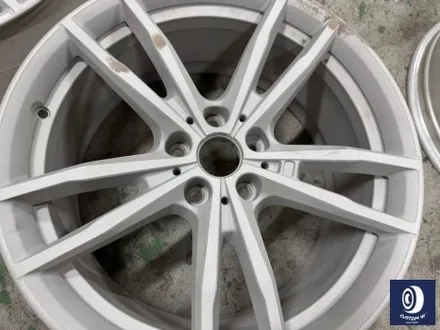 BMW G20 320I 타 업체 잘못된 수리 도색 불량 19인치 791M 약품 박리 (페인트 제거) 후, 블랙 유광 휠도색 + 부식 & 분진 제거 후,블루 캘리퍼 도색 / 용인 처인구