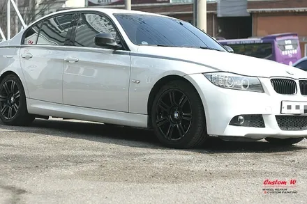 블랙유광 휠도색을 한 SUV와 승용차량.(JEEP 체로키,BMW 3 E90) / 용인 처인구