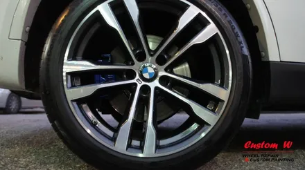 3개의 다이아몬드컷팅 휠수리가 필요한 BMW X5 차량의 입고. 캘리퍼도색도 함께 작업하다. / 용인 처인구