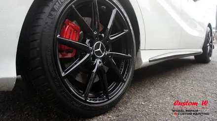 벤츠 A45 AMG 휠 상처 수리 후 블랙유광 휠도색 + 레드 AMG 캘리퍼도색. / 용인 처인구