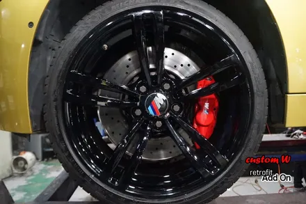 BMW M4 437M휠 상처수리 후 블랙유광 휠도색 + 레드 캘리퍼도색. / 용인 처인구