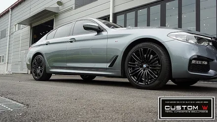 BMW G30 530d 맷블랙 휠을 블랙유광 휠도색으로 새롭게 만들어드렸습니다. / 용인 처인구