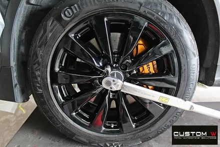 벤츠 GLC350e 휠 상처 수리 후 블랙유광 휠도색 + 카본 세라믹 골드 캘리퍼 도색 / 용인 처인구