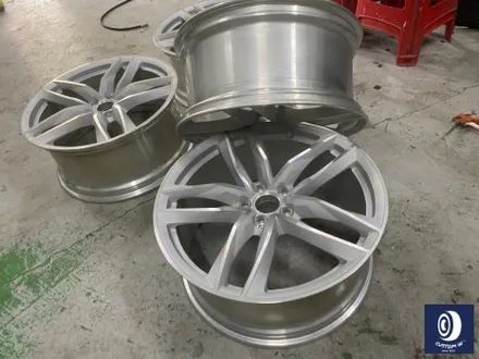 아우디 A7 50TFSI 20인치 다이아몬드 커팅 가공을 이용한 블랙 폴리시 커스텀 투톤 휠도색 + 심각한 부식 제거 후, 카본 세라믹 골드(오렌지 골드) 캘리퍼 도색 작업까지_! / 용인 처인구