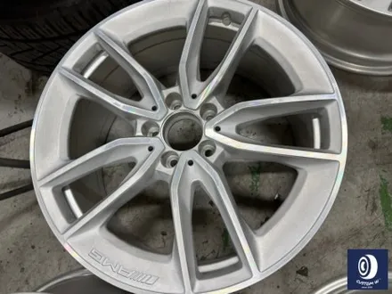 벤츠 C43 AMG 휠 상처 수리 후, 다이아몬드 커팅 가공을 이용한 블랙 폴리시 투톤 휠 커스텀 도색 / 용인 처인구