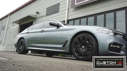 BMW G30 530d 맷블랙 휠을 블랙유광 휠도색으로 새롭게 만들어드렸습니다. / 용인 처인구
