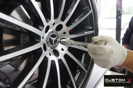 벤츠 GLC300 20인치 마차휠 상처 수리 후, 다이아몬드 컷팅 수리 휠복원 그리고 AMG 레드 캘리퍼 도색 작업 까지.! / 용인 처인구