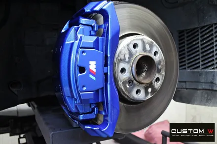 BMW F10 535d 휠 상처 수리 후 고스트 크롬 휠도색 + 부식 제거 후 블루 캘리퍼 도색 / 용인 처인구
