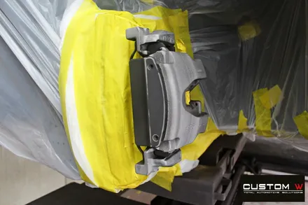 벤츠 GLE350d 쿠페 휠 상처 수리 후 블랙유광 휠도색 + 카본 세라믹 골드 캘리퍼 도색 / 용인 처인구