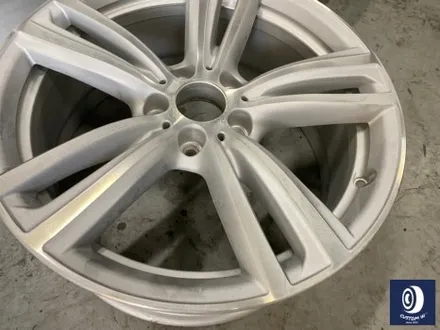 BMW F30 330i 442M 19인치 휠 상처 수리 및 부식 제거 /  약품 박리 ( 페인트 제거) 후, 블랙 + 실버 투톤 휠도색 / 용인 처인구