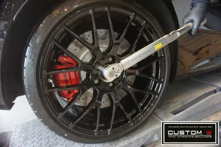 메르세데스 벤츠 C63 AMG 더욱 강렬하게 블랙유광 휠도색, 레드 캘리퍼도색. / 용인 처인구