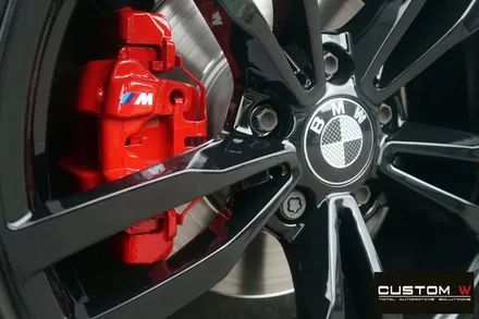 BMW 420D 쿠페 휠 상처 수리 후, 블랙유광 휠도색, 레드 캘리퍼 도색 / 용인 처인구