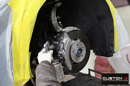 벤츠 GT43 AMG 블랙유광 휠 도색 + 카본 세라믹 골드 캘리퍼 도색 (블랙 차량) / 용인 처인구