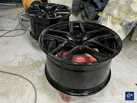 벤츠 GLE53 AMG 잘 못된 휠수리 박리 제거 후, 블랙유광 휠도색 + 레드 캘리퍼 도색 / 용인 처인구