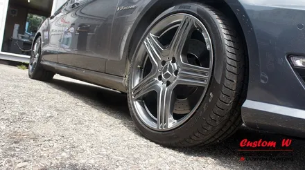 뭔가 이상하고 지저분한 컬러의 벤츠 CLS 63 AMG 휠을 다시 고스트크롬으로 고급스럽게 휠도색. / 용인 처인구