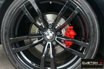 BMW 420D 쿠페 휠 상처 수리 후, 블랙유광 휠도색, 레드 캘리퍼 도색 / 용인 처인구