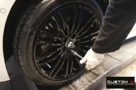 BMW G30 530i 664M 19인치 휠 상처 수리 후, 블랙유광 휠도색. / 용인 처인구