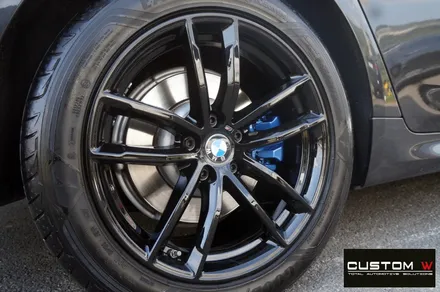 BMW G30 520D 블랙 유광 휠도색, 블루 캘리퍼 도색. / 용인 처인구