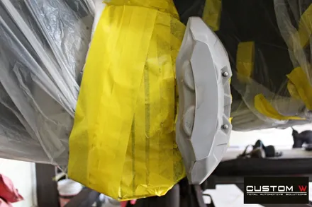 벤츠 GLC43 AMG 휠 상처 수리 후 블랙유광 휠도색 + 카본 세라믹 골드 캘리퍼 도색 / 용인 처인구