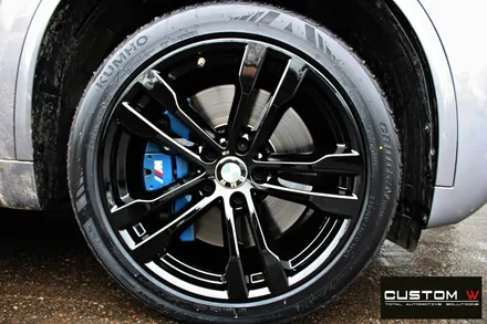 BMW X5 50d 약품 박리, 휠 상처 수리 후 블랙유광 휠도색 / 용인 처인구