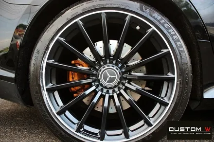 벤츠 GT43 AMG 기존 잘못된 수리 도색 이력 약품 박리 후 블랙 실버 투톤 무광 휠도색 + 카본 세라믹 골드 캘리퍼 도색 / 용인 처인구