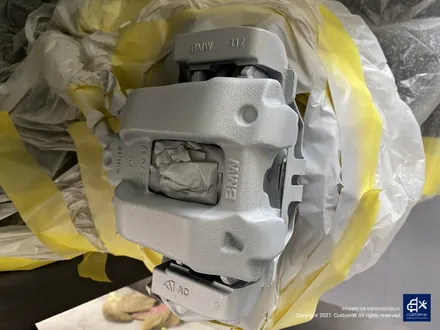 부식 걱정 없이 관리 가능! BMW F30 330i 휠수리 후 블랙유광 휠도색 + 블루 캘리퍼 도색 / 용인 처인구