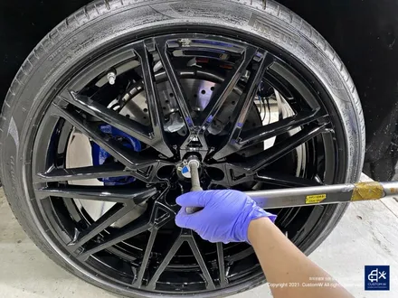 BMW X6M 컴페티션 818M 블랙유광 휠도색 / 용인 처인구