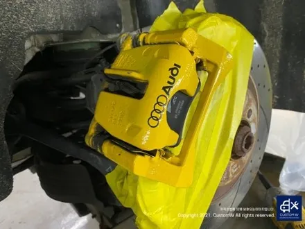 타 업체 수리 도색 이력이 있는 아우디 A7 55TDI 스포츠 테크 21인치 할로우 휠 상처 수리 후,  하이퍼 실버 휠도색 + 레드 캘리퍼 도색 / 용인 처인구