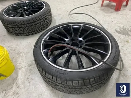 벤츠 CLS450 20인치 마차 휠 타 업체 잘못된 수리 도색 이력 / 약품 박리 (페인트 제거) 후, 블랙 + 실버 투톤 휠 도색 / 용인 처인구