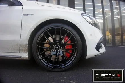 벤츠 A45 AMG 블랙유광 휠도색 , 레드 캘리퍼 도색. / 용인 처인구