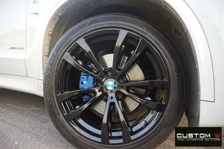 BMW X5 40D 부식 녹 제거 후, 캘리퍼 도색 / 휠상처 수리 후,  블랙유광 휠도색. / 용인 처인구