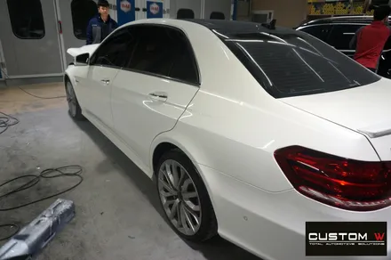 벤츠 E63 AMG 다이아몬드 컷팅 가공을 통해 블랙 투톤 블랙 폴리시 휠 커스터마이징, 레드 캘리퍼 도색 그리고 보닛 도어 판금도색 복원 도색 작업까지.! / 용인 처인구