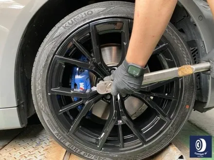 BMW G30 530E 19인치 845M 휠 상처 수리 후, 블랙 유광 도색 / 용인 처인구