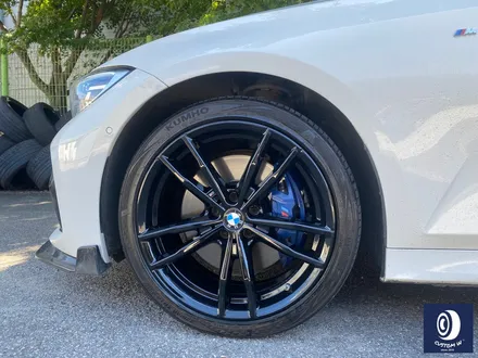 BMW G20 330i 791M 휠 상처 수리 후, 블랙 유광 휠도색 (feat. 공기압 센서 / TPMS 밸브 부식 나사선 손상 / 신품 에어 밸브 교체) / 용인 처인구
