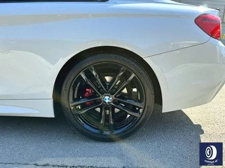 BMW 420i 타 업체 잘못된 휠 수리 도색 이력 / 약품 박리 (기존 페인트 제거) 후, 블랙 유광 휠도색 / 용인 처인구