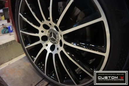 벤츠 CLS 250 상처 심한 휠 다이아몬드 컷팅 휠수리 , 운전석 리어휀더, 범퍼 판금도색 외형복원 작업까지 한번에_! 원스탑 토탈 솔루션 커스텀W / 용인 처인구