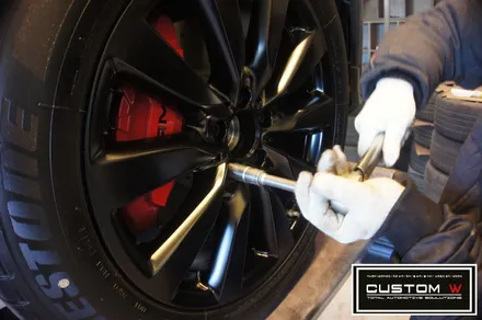 GLC350E 신차 출고 GLC43AMG 프론트 범퍼 바디킷 작업,세로그릴,맷블랙 휠도색, 레드 캘리퍼 도색 작업까지 한번에.! 원스탑 토탈 솔루션 커스텀W / 용인 처인구