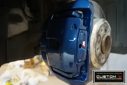 총체적 난국에 빠진 BMW 650i 잘못된휠수리도색,캘리퍼도색 박리제거후 블랙폴리시 ,블루 캘리퍼 도색 재작업. 커스텀W / 용인 처인구