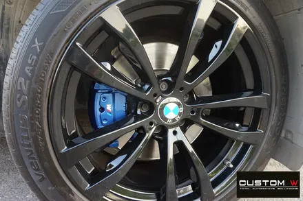 BMW X5 40D 부식 녹 제거 후, 캘리퍼 도색 / 휠상처 수리 후,  블랙유광 휠도색. / 용인 처인구