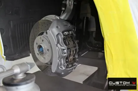 친구와 같이! 벤츠 GT43 AMG 블랙유광 휠 도색, 골드 캘리퍼 도색 (화이트 차량) / 용인 처인구