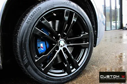 BMW X5 50d 약품 박리, 휠 상처 수리 후 블랙유광 휠도색 / 용인 처인구