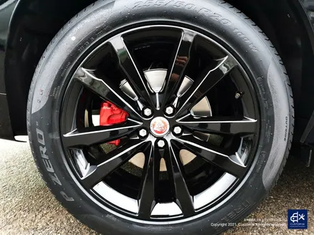 재규어 F-Pace(F페이스) 블랙유광 휠도색 + 레드 캘리퍼 도색 / 용인 처인구
