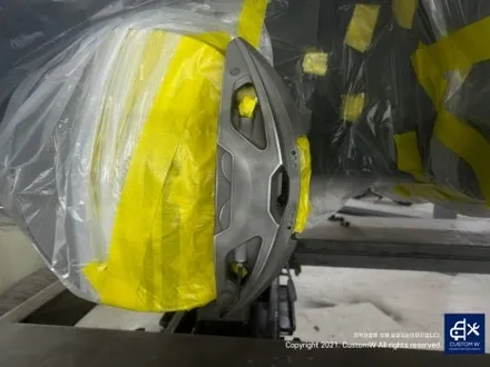 후기글 작성해 주신 고객님의 차량_! BMW G05 X5 45e 휠 상처 수리 후, 블랙 유광 휠도색 그리고 부식 녹 제거 및 방지 블루 캘리퍼 도색 작업까지_! / 용인 처인구