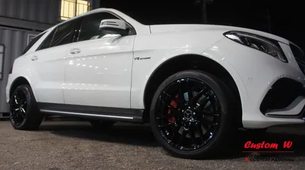 벤츠 AMG 라면 스포티한 블랙 휠과 레드 캘리퍼 조합을! 벤츠 GLE 63 AMG 블랙유광 휠도색, 레드 캘리퍼도색 작업기. / 용인 처인구
