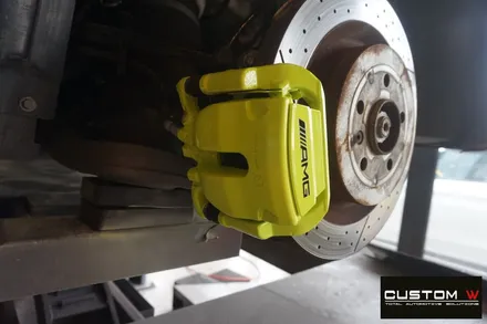 벤츠 GLE63AMG 잘 못된 휠수리 도색 이력이 있는 휠 박리 후 투톤 휠도색  재작업 ,  애시드 그린 (형광) 캘리퍼도색. / 용인 처인구