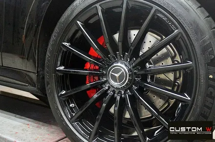 벤츠 GT43 AMG 블랙유광 휠 도색, 레드 캘리퍼 도색 / 용인 처인구