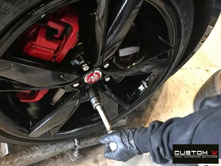 재규어 F-타입(F-TYPE) 3.0 S 20인치 보기드문 휠 잘못된 수리 도색 이력 약품 박리 후 블랙유광 휠도색 / 용인 처인구