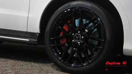 벤츠 AMG 라면 스포티한 블랙 휠과 레드 캘리퍼 조합을! 벤츠 GLE 63 AMG 블랙유광 휠도색, 레드 캘리퍼도색 작업기. / 용인 처인구