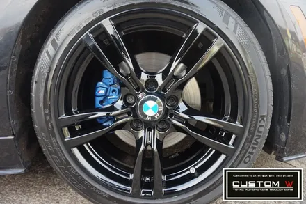 BMW 320D 투어링 400M 휠 상처 수리후, 블랙유광 휠도색 그리고 부식된 캘리퍼 녹제거후, 캘리퍼 도색 작업까지.! 커스텀W / 용인 처인구