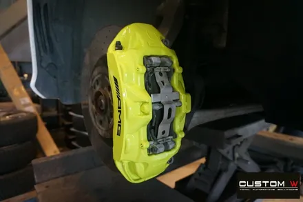벤츠 GLE63AMG 잘 못된 휠수리 도색 이력이 있는 휠 박리 후 투톤 휠도색  재작업 ,  애시드 그린 (형광) 캘리퍼도색. / 용인 처인구